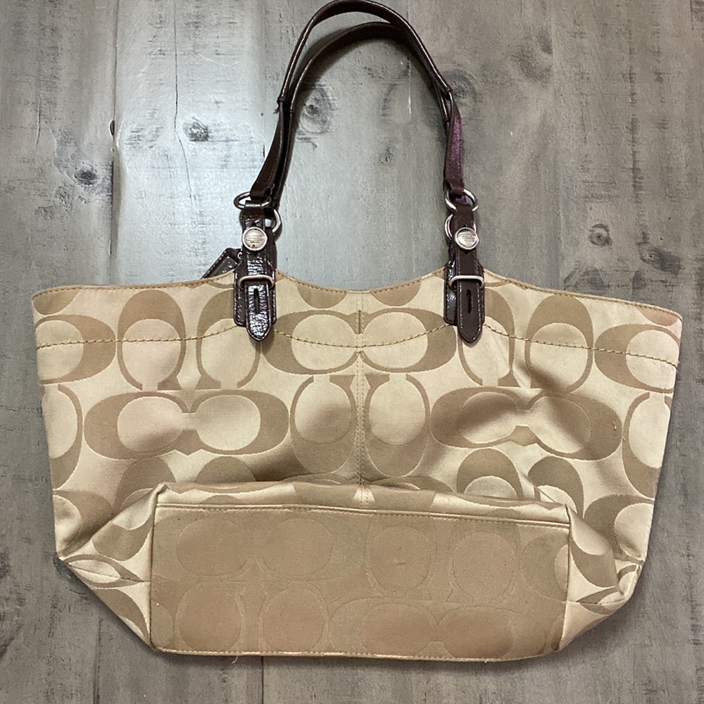 Coach K1194-f16175 Khaki Mohogany Leather Signature Sateen Fabric with Trim Tote - Picture 2 of 10